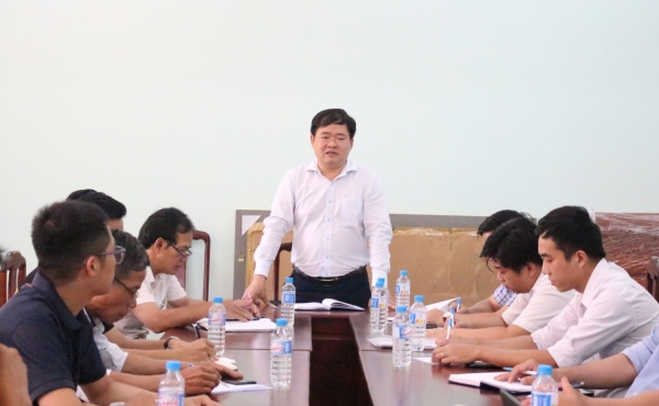 LÃNH ĐẠO HUYỆN PHÚ RIỀNG, XÃ LONG HÀ LÀM VIỆC VỚI CÁC TRẠI HEO GIẢI QUYẾT KIẾN NGHỊ CỦA CỬ TRI.