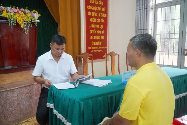 HUYỆN PHÚ RIỀNG HỖ TRỢ NGƯỜI ĐỒNG BÀO DTTS XÃ PHÚ RIỀNG CẤP GIẤY CHỨNG NHẬN QUYỀN SỬ DỤNG ĐẤT