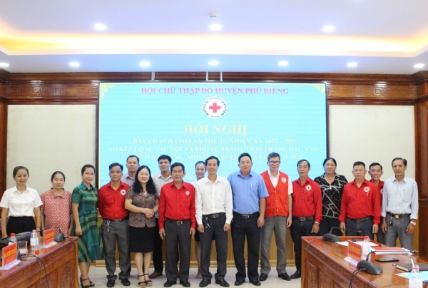 6 THÁNG ĐẦU NĂM HUYỆN PHÚ RIỀNG CÓ 198 ĐỊA CHỈ NHÂN ĐẠO ĐƯỢC TRỢ GIÚP THƯỜNG XUYÊN.