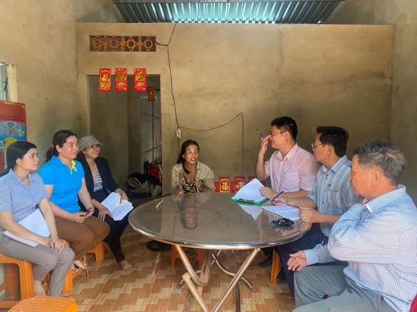 NHCSXH HUYỆN PHÚ RIỀNG LÀM TỐT VIỆC CHO VAY HỖ TRỢ ĐẤT Ở, NHÀ Ở, ĐẤT SẢN XUẤT, CHUYỂN ĐỔI NGHỀ VÀ PHÁT TRIỂN SẢN XUẤT THEO NGHỊ ĐỊNH SỐ 28/NĐ-CP CỦA CHÍNH PHỦ