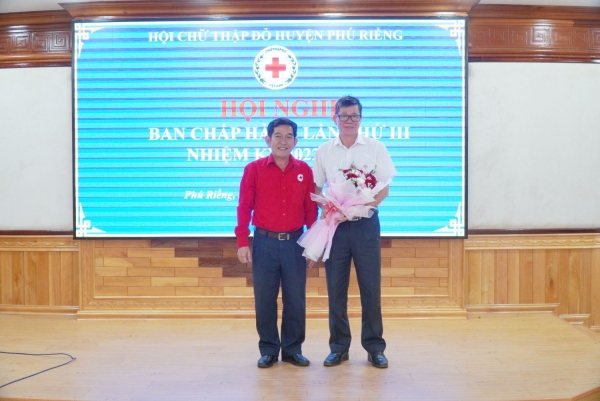 ĐỒNG CHÍ TRƯƠNG VĂN CƯƠNG ĐƯỢC BẦU GIỮ CHỨ CHỦ TỊCH HỘI CHỮ THẬP ĐỎ HUYỆN PHÚ RIỀNG, NHIỆM KỲ 2022-2027