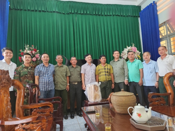 TIỂU ĐOÀN AN NINH BIÊN GIỚI VÀ TIỂU ĐOÀN 2, TỈNH KRATIE, VƯƠNG QUỐC CAMPUCHIA GIAO LƯU VỚI ĐỘI K72 VÀ HUYỆN PHÚ RIỀNG.