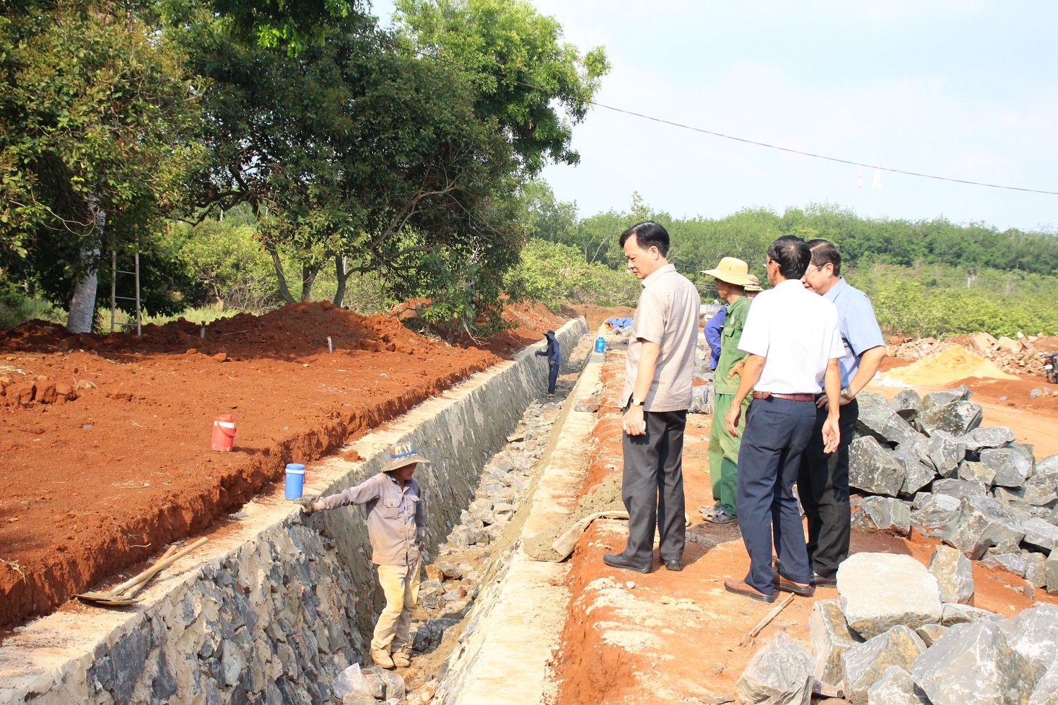 Đường giao thông huyện Phú Riềng đang dần được kết nối.