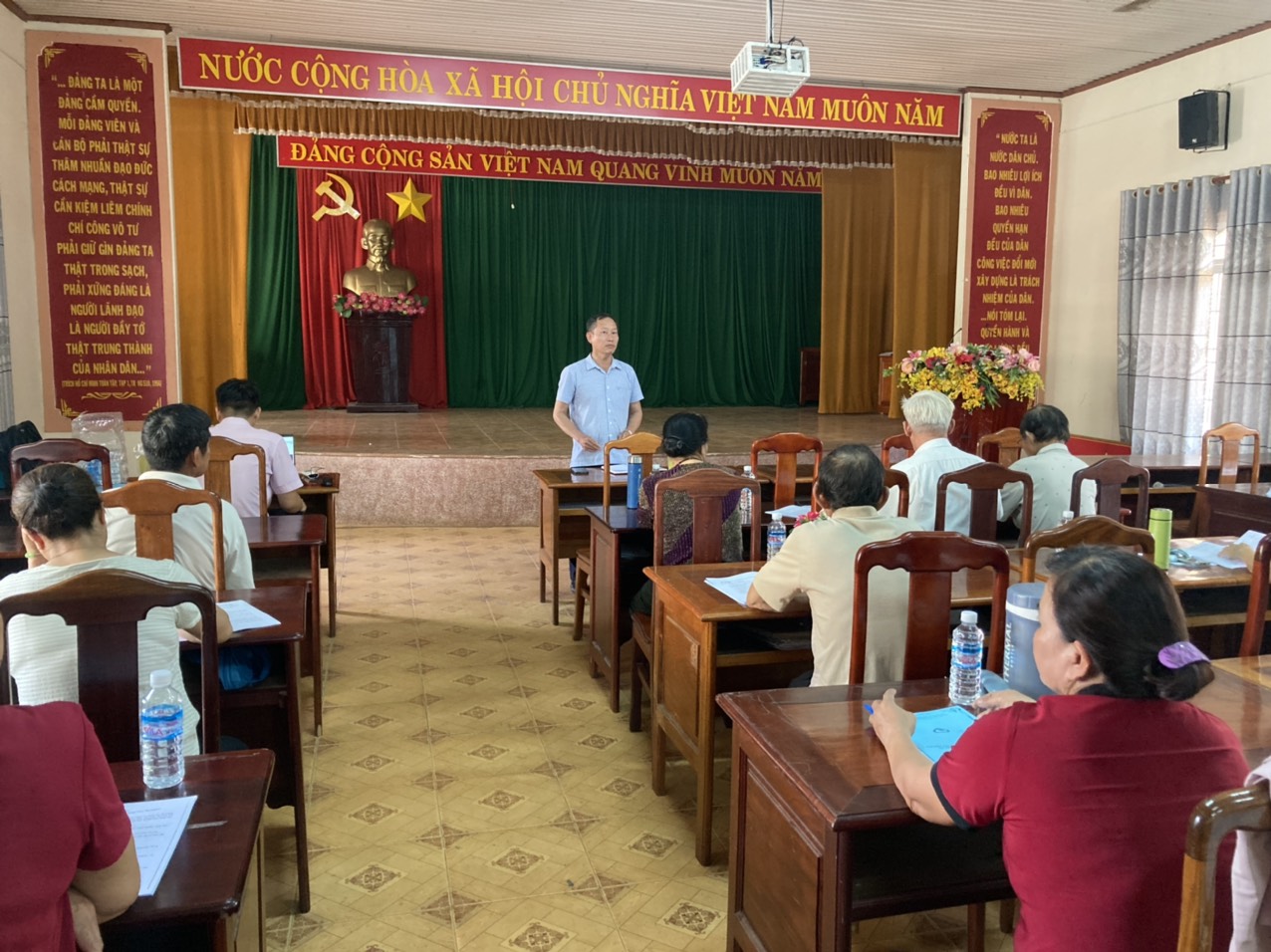 NGÂN HÀNG CHÍNH SÁCH XÃ HỘI HUYỆN PHÚ RIỀNG TỔ CHỨC HỘI NGHỊ ĐÀO TẠO CÁN BỘ KIÊM NHIỆM, PHỐI HỢP TÍN DỤNG CHÍNH SÁCH