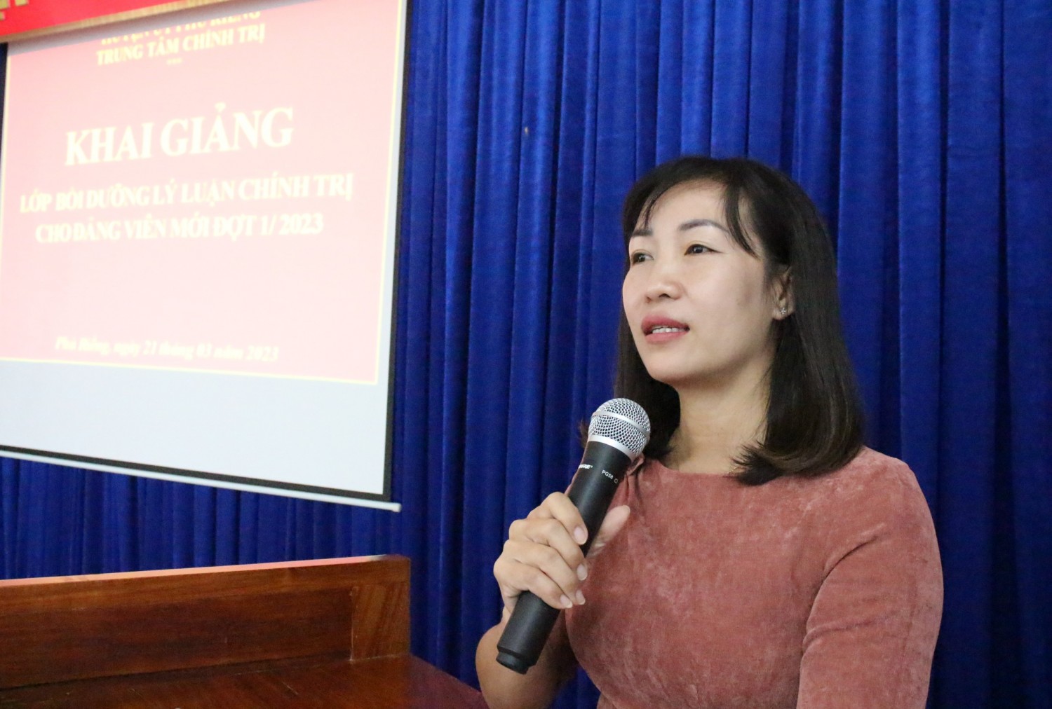 HUYỆN PHÚ RIỀNG: 61 ĐẢNG VIÊN MỚI ĐƯỢC BỒI DƯỠNG LÝ LUẬN CHÍNH TRỊ