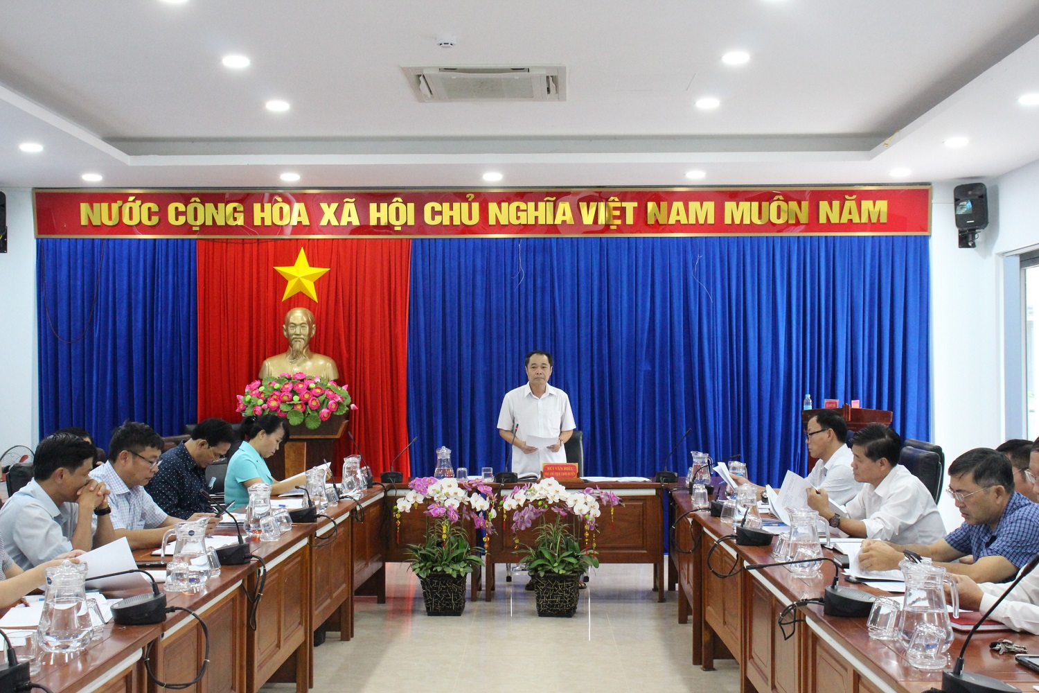 Huyện Phú Riềng nắm bắt việc quản lý các mô hình giảm nghèo.