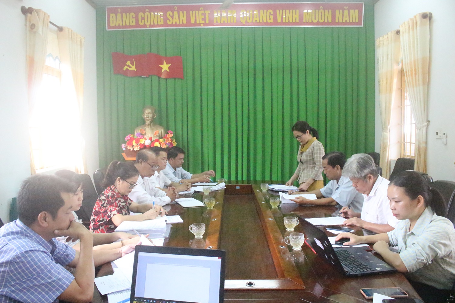 Sở Y tế kiểm tra công tác tiêm chủng vắc xin phòng Covid-19 trên địa bàn huyện Phú Riềng.